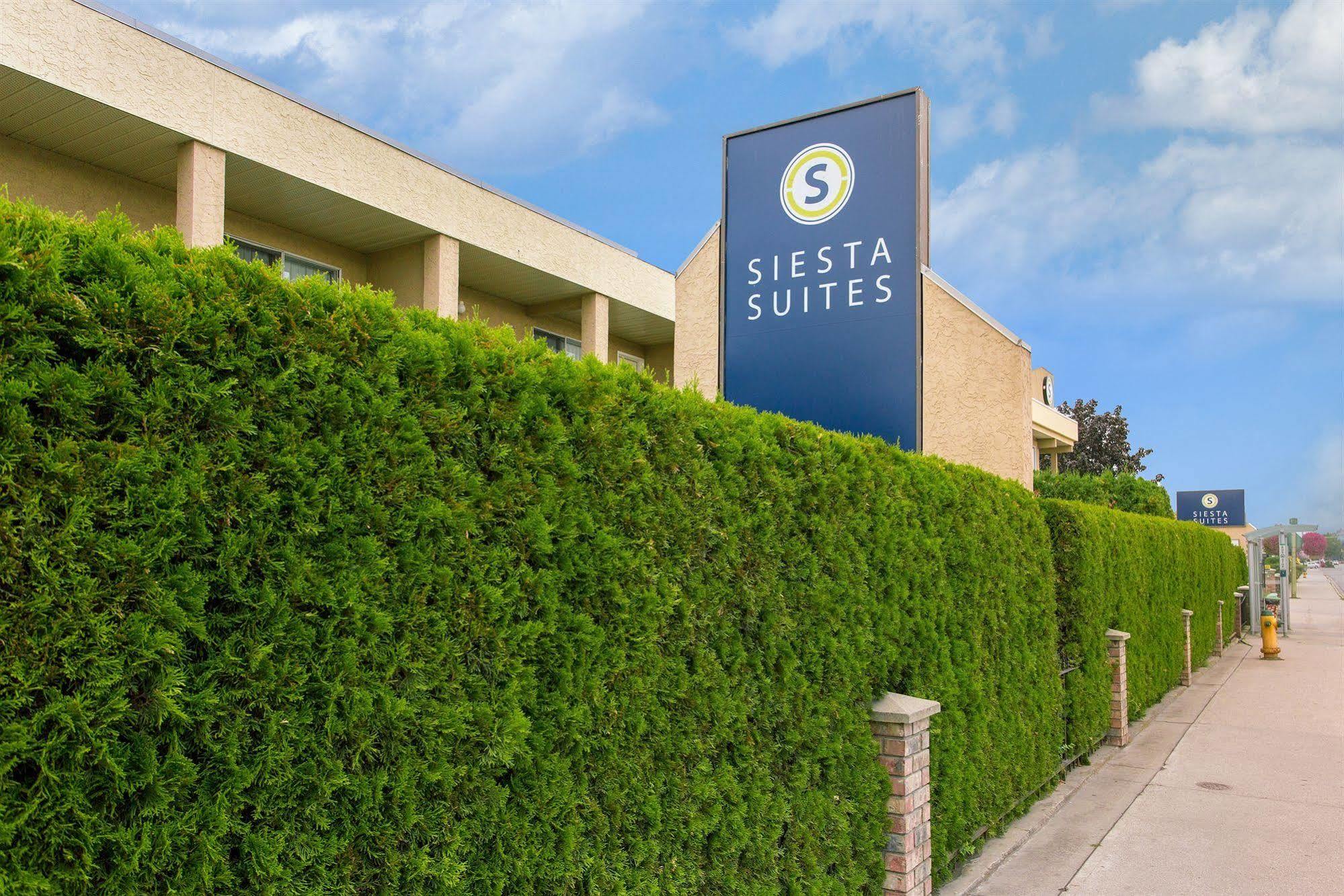 Siesta Suites Kelowna Bagian luar foto
