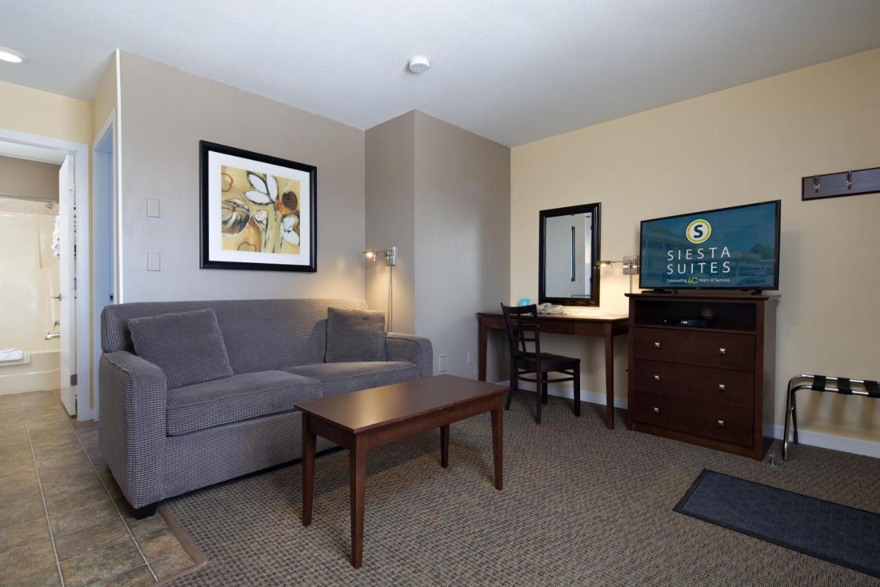 Siesta Suites Kelowna Bagian luar foto